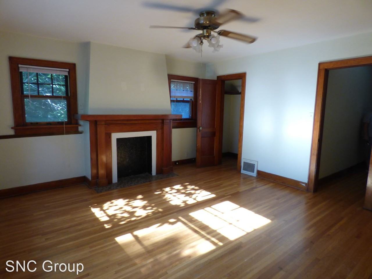 213 S Belmont St - Photo 3 of 10