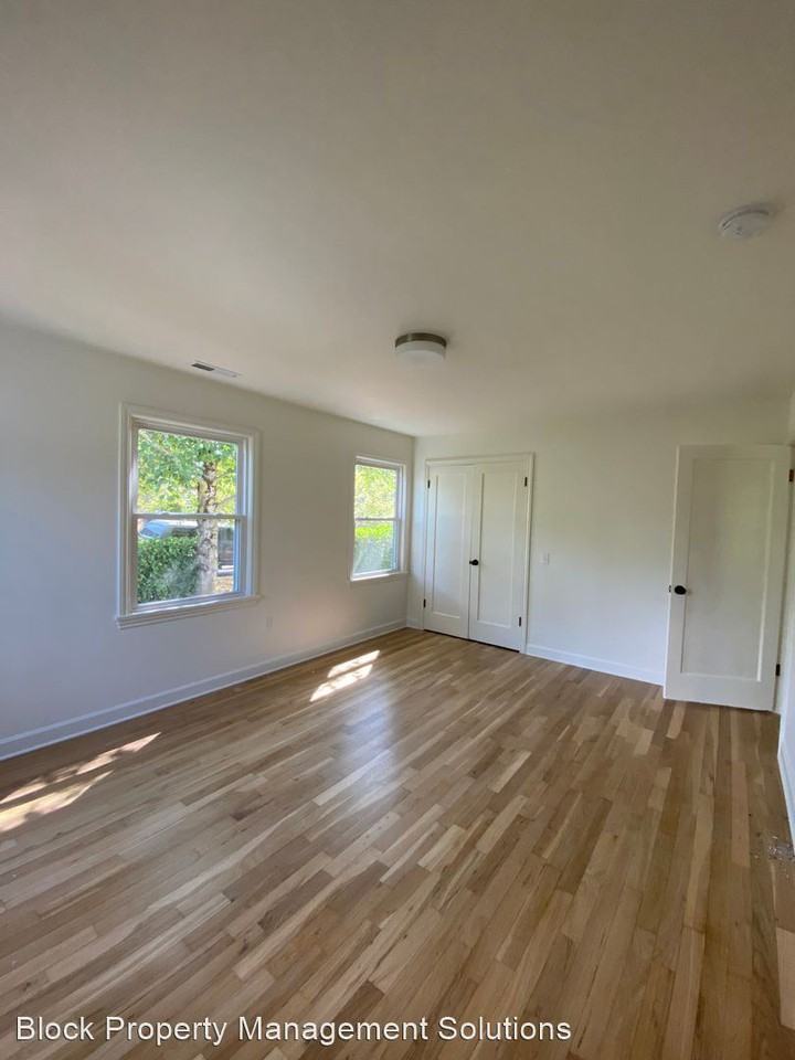 2303 13th Ave S - Photo 2 of 18