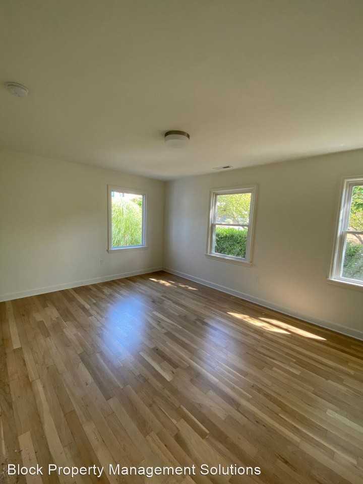 2303 13th Ave S - Photo 3 of 18