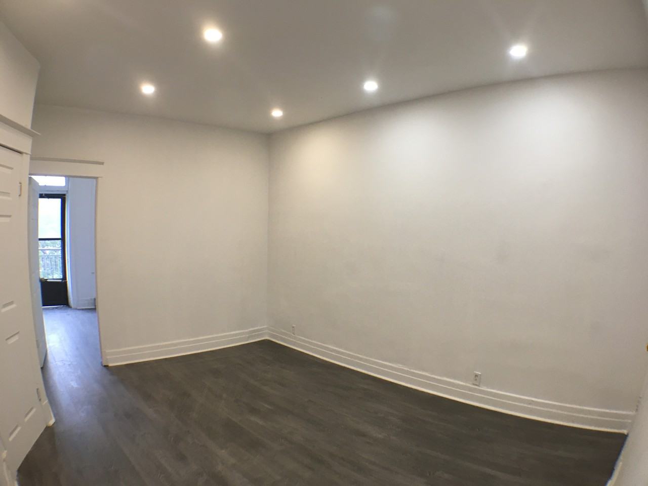 6042B Av Du Parc - Photo 3 of 10