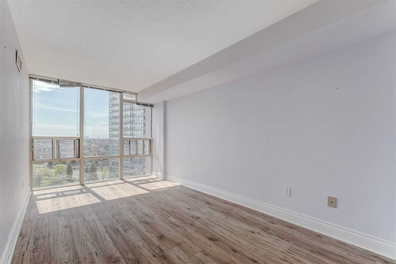 330 Rathburn Road West - Photo 2 of 10