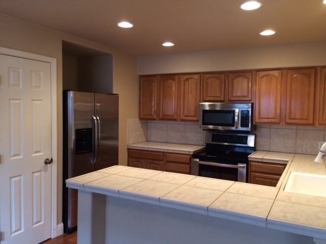 1071 Holly Hill Dr - Photo 2 of 9