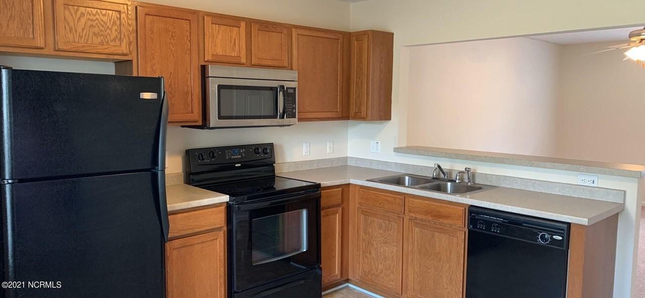 104 Cornerstone Place - Photo 2 of 4