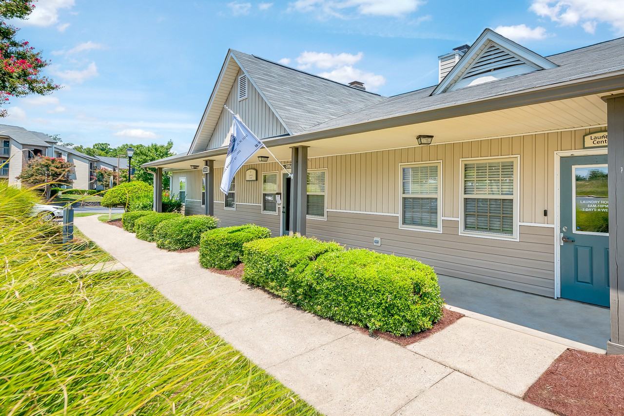 Pavilion at UC Apartments 10425 Wheatside Drive, Charlotte, NC 28262 Zumper