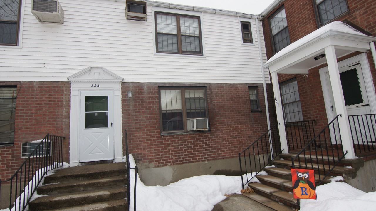 223 Pennsylvania Ave Apartments in North Bridgeport, Bridgeport, CT