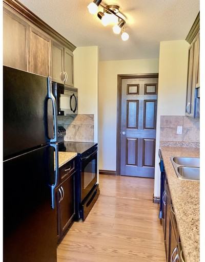 114 Tamarack Dr - Photo 3 of 22