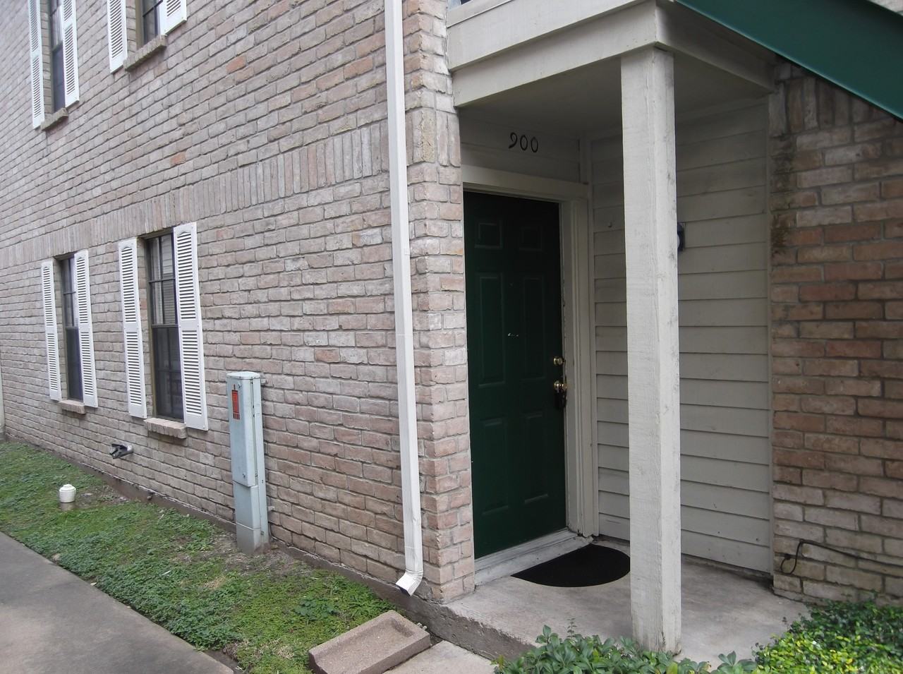 14600 Fonmeadow dr - Photo 3 of 10