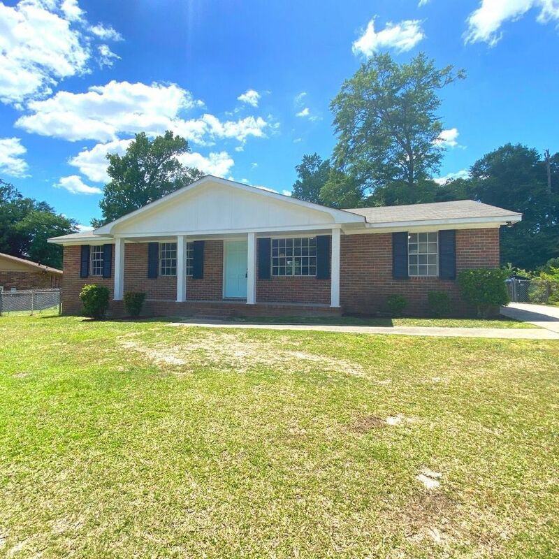 2609 Dublin Dr - Photo 3 of 20