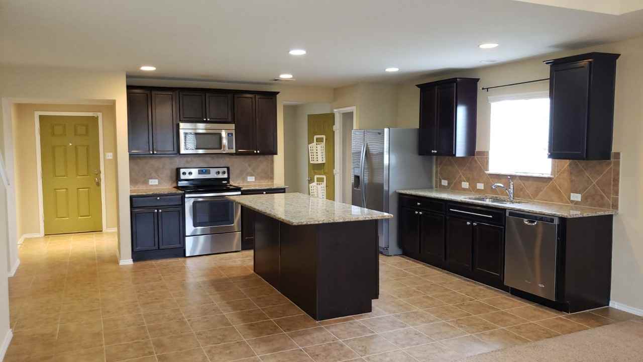 308 East Vega Lane - Photo 3 of 27