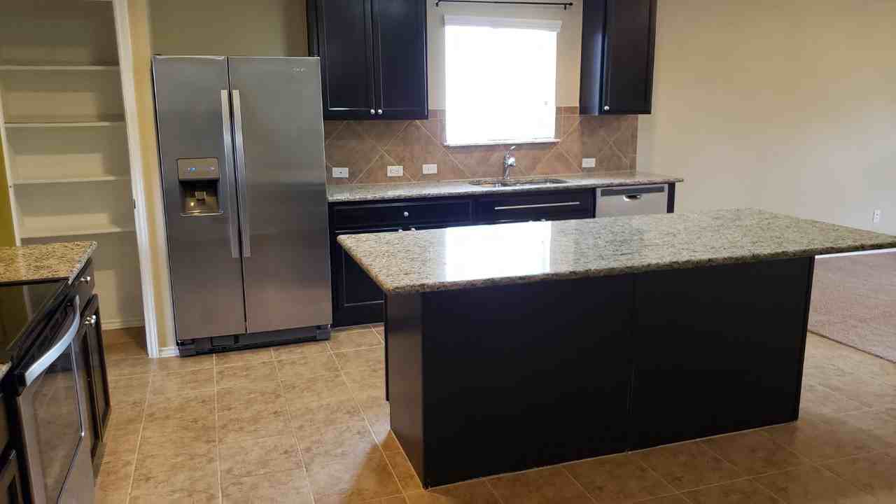 308 East Vega Lane - Photo 4 of 27