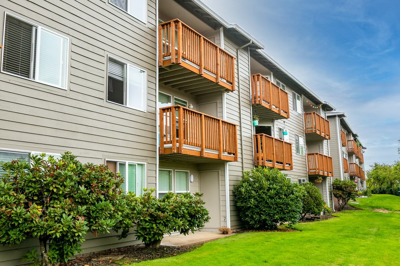 Eastman Heights - Photo 3 of 45