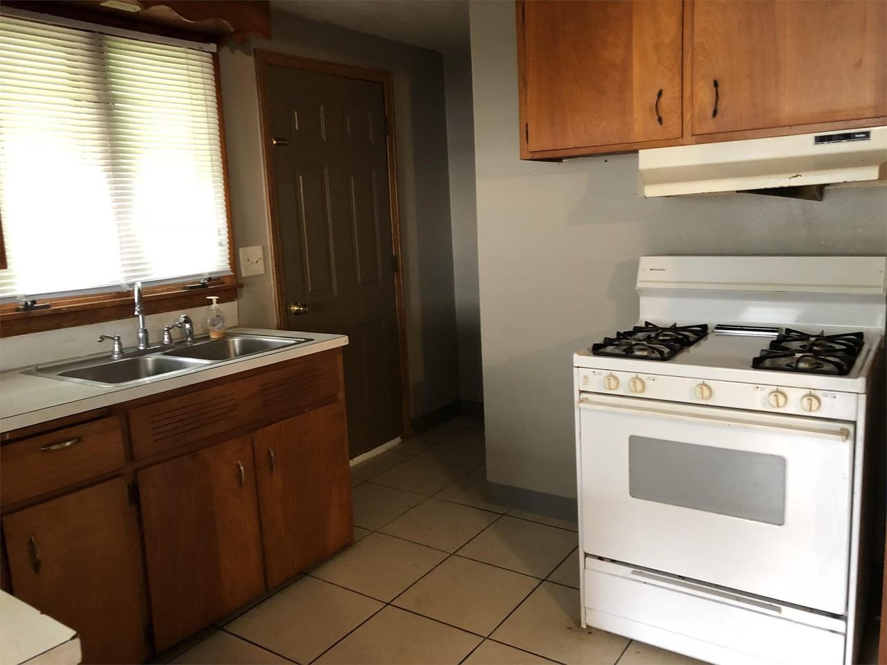 125 14th St #1 - Photo 2 of 7