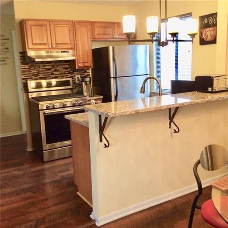 1 Park Gate Condo - Photo 2 of 21