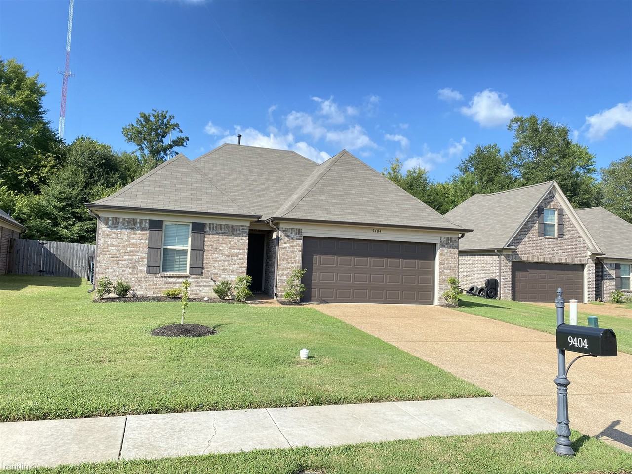 9404 Eckley Pl - Photo 3 of 38