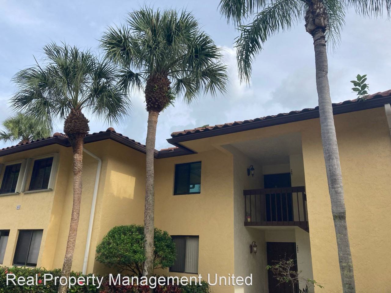 50 Pelican Pointe Dr #104 - Photo 2 of 22