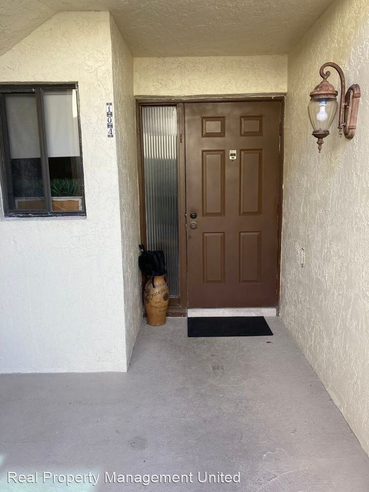 50 Pelican Pointe Dr #104 - Photo 3 of 22