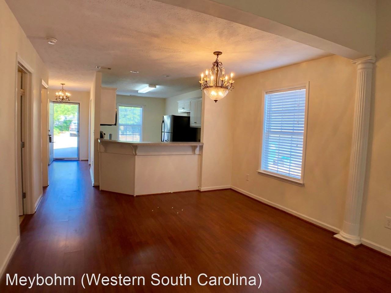 189 Satomi Way - Photo 2 of 10