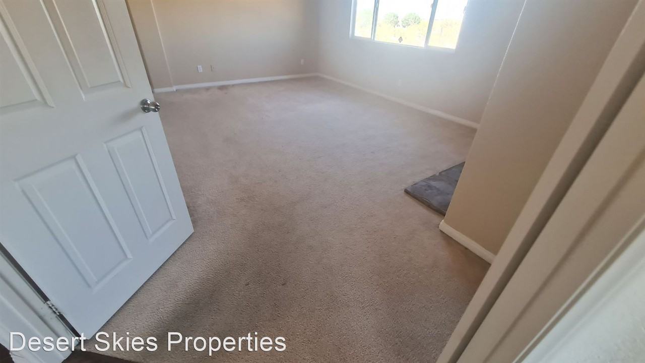 45140 Westview Dr - Photo 2 of 21