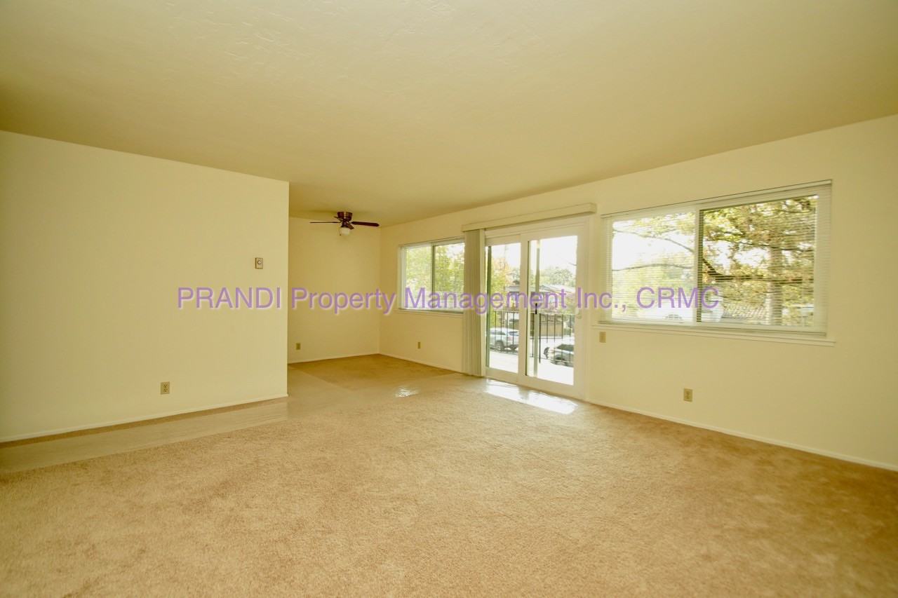 1562 Sir Francis Drake Blvd - Photo 2 of 6