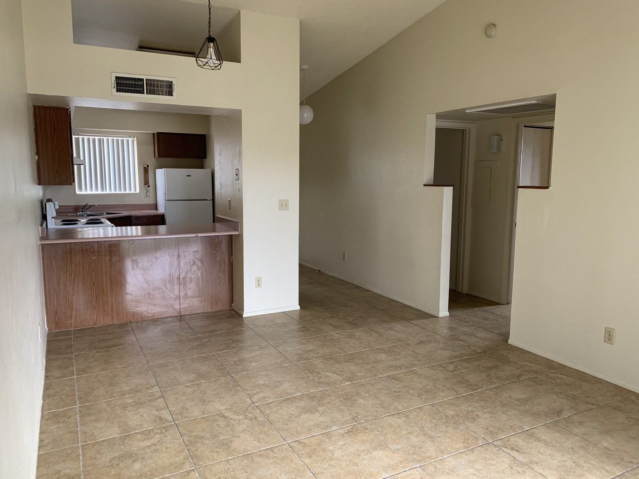 1409 N El Rio Dr - Photo 2 of 9