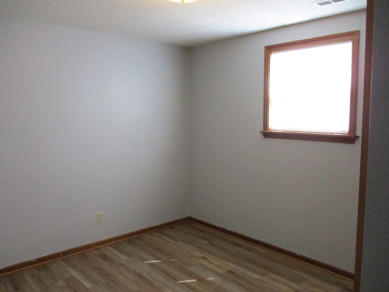 779 S Main St - Photo 3 of 7