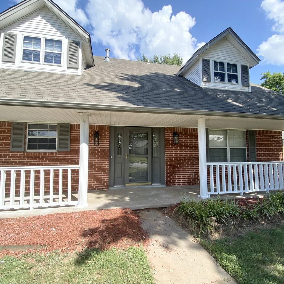 929 N Juniper St - Photo 2 of 37