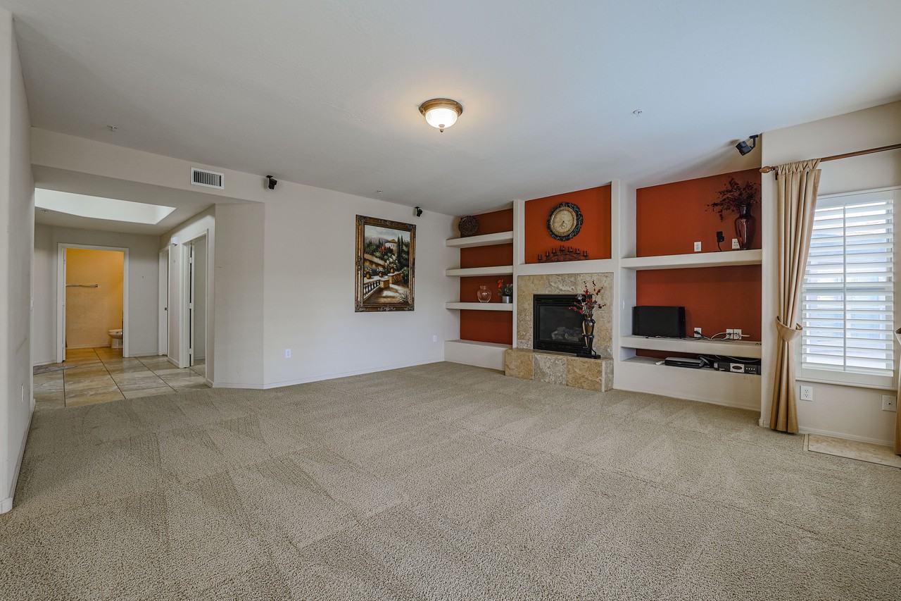 20121 North 76th Street #2052 - Photo 3 of 27