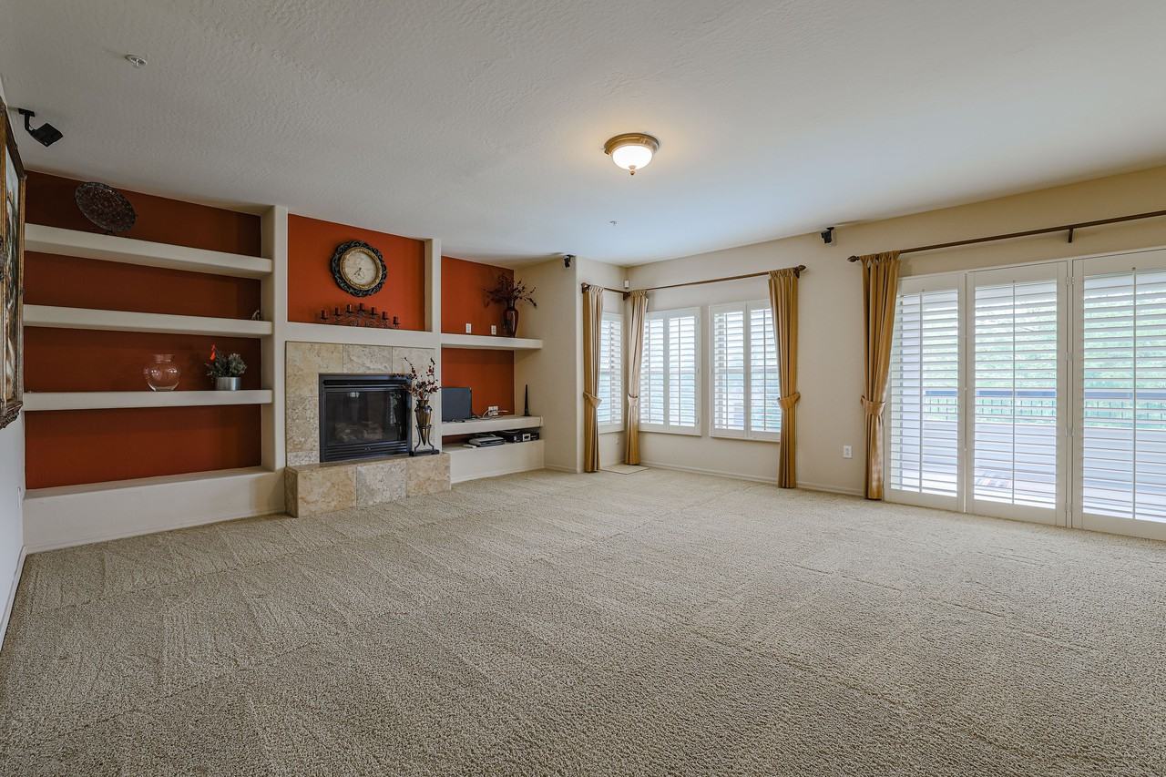 20121 North 76th Street #2052 - Photo 4 of 27