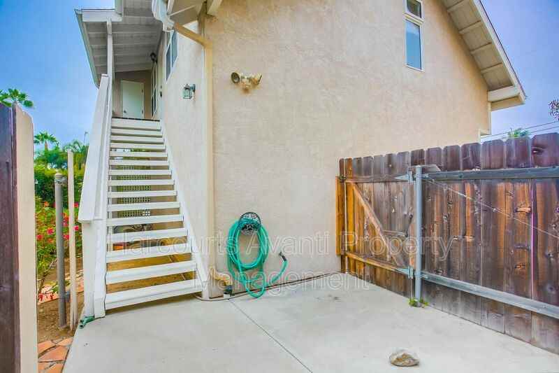 1844 Dora Dr - Photo 4 of 20