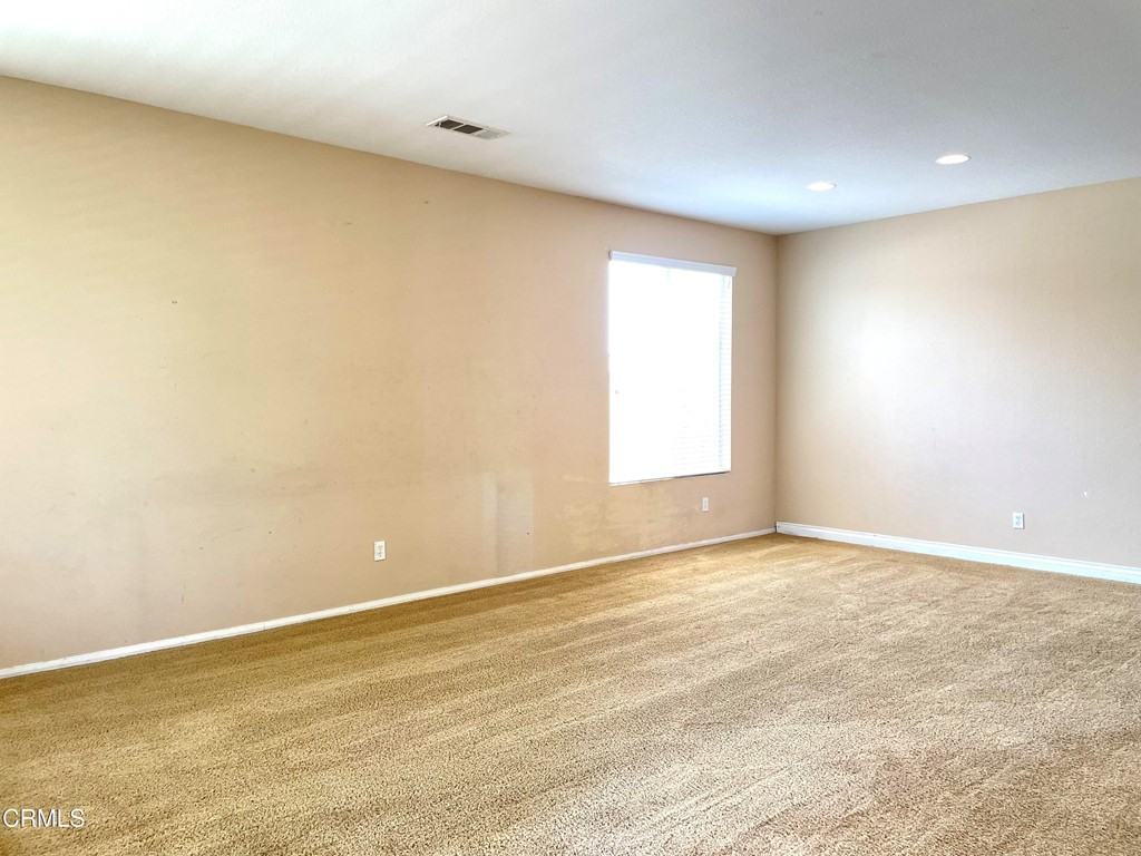 8895 Mt Sopras Ct - Photo 3 of 18
