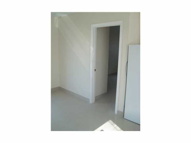 133 Southwest 5th Court ##A - Photo 4 of 10