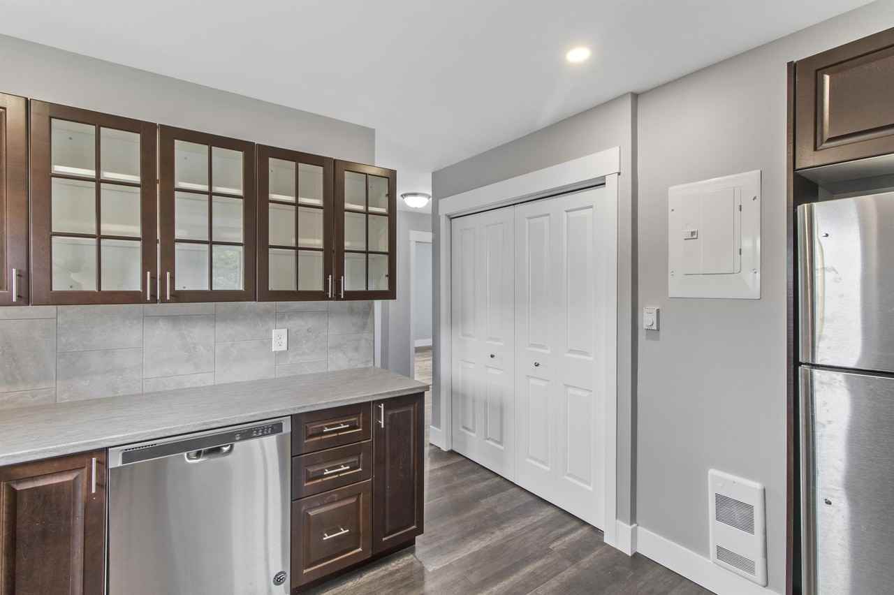 49 Bath St #B - Photo 3 of 11