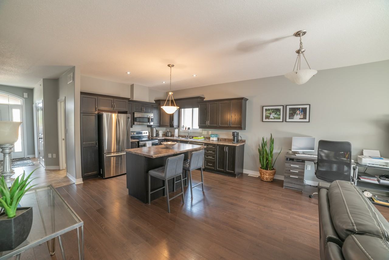 23 Corbin St - Photo 3 of 18