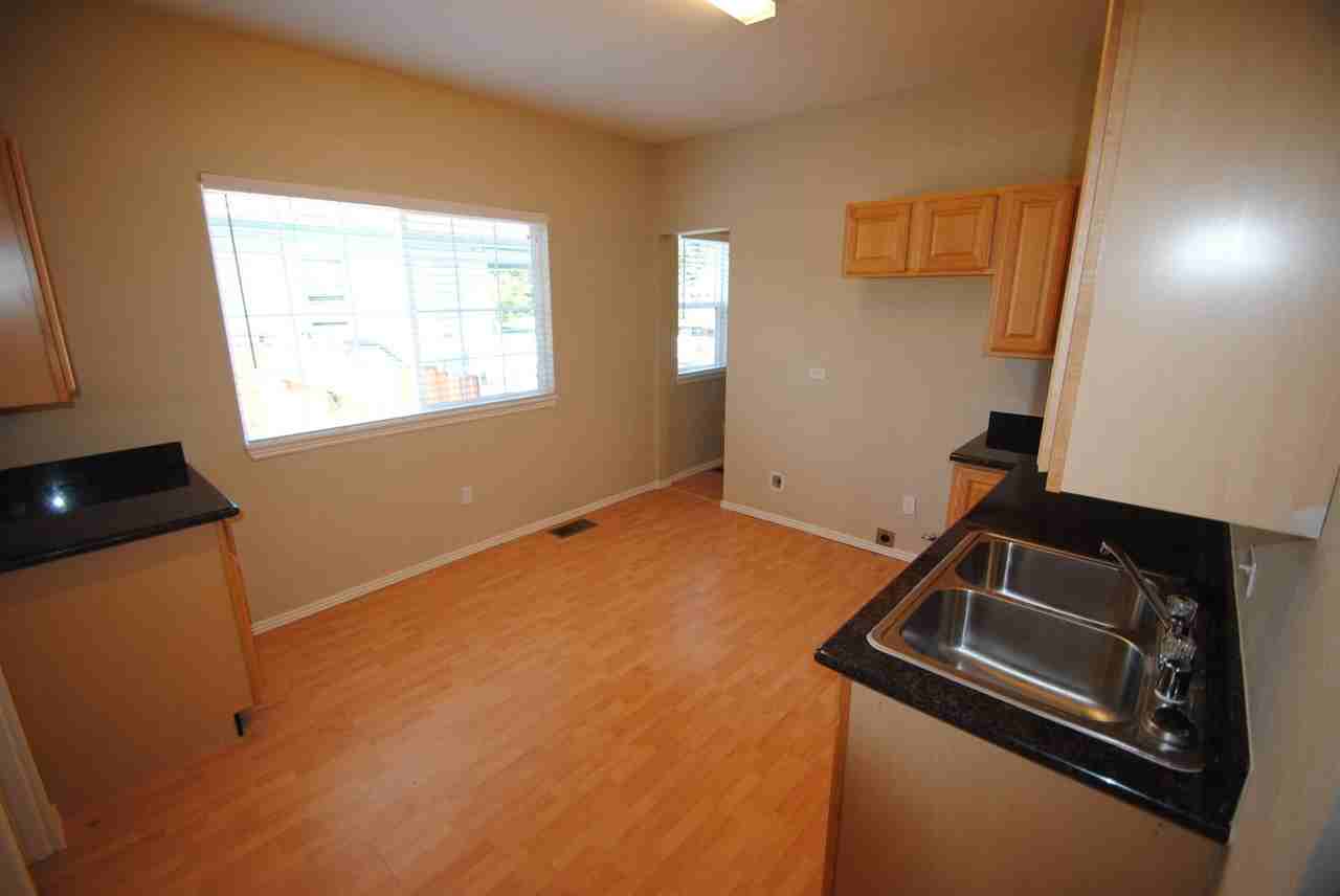 524 Locust St - Photo 3 of 13