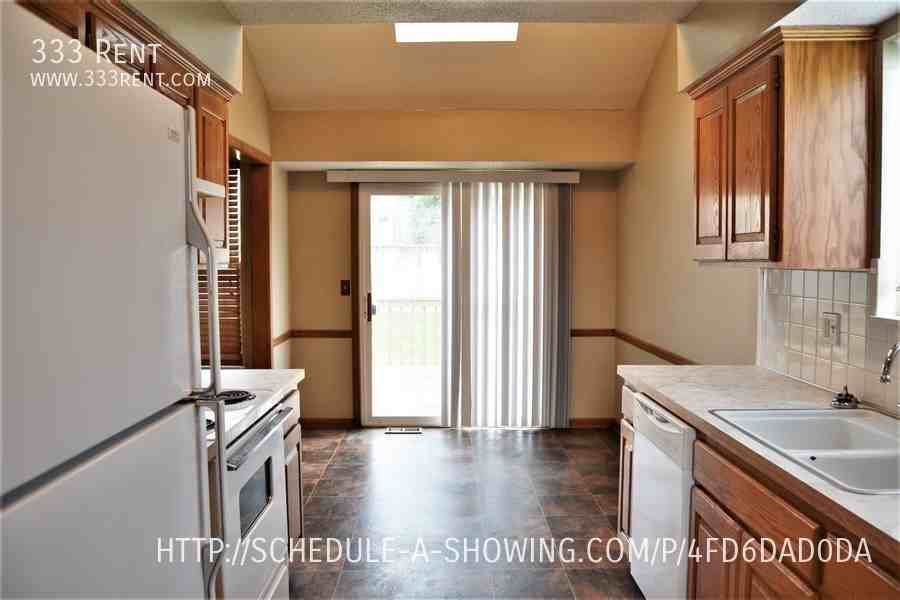 414 Walker Ave - Photo 3 of 18