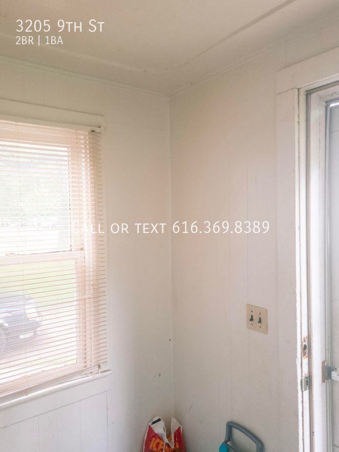 3205 9th St - Photo 3 of 19