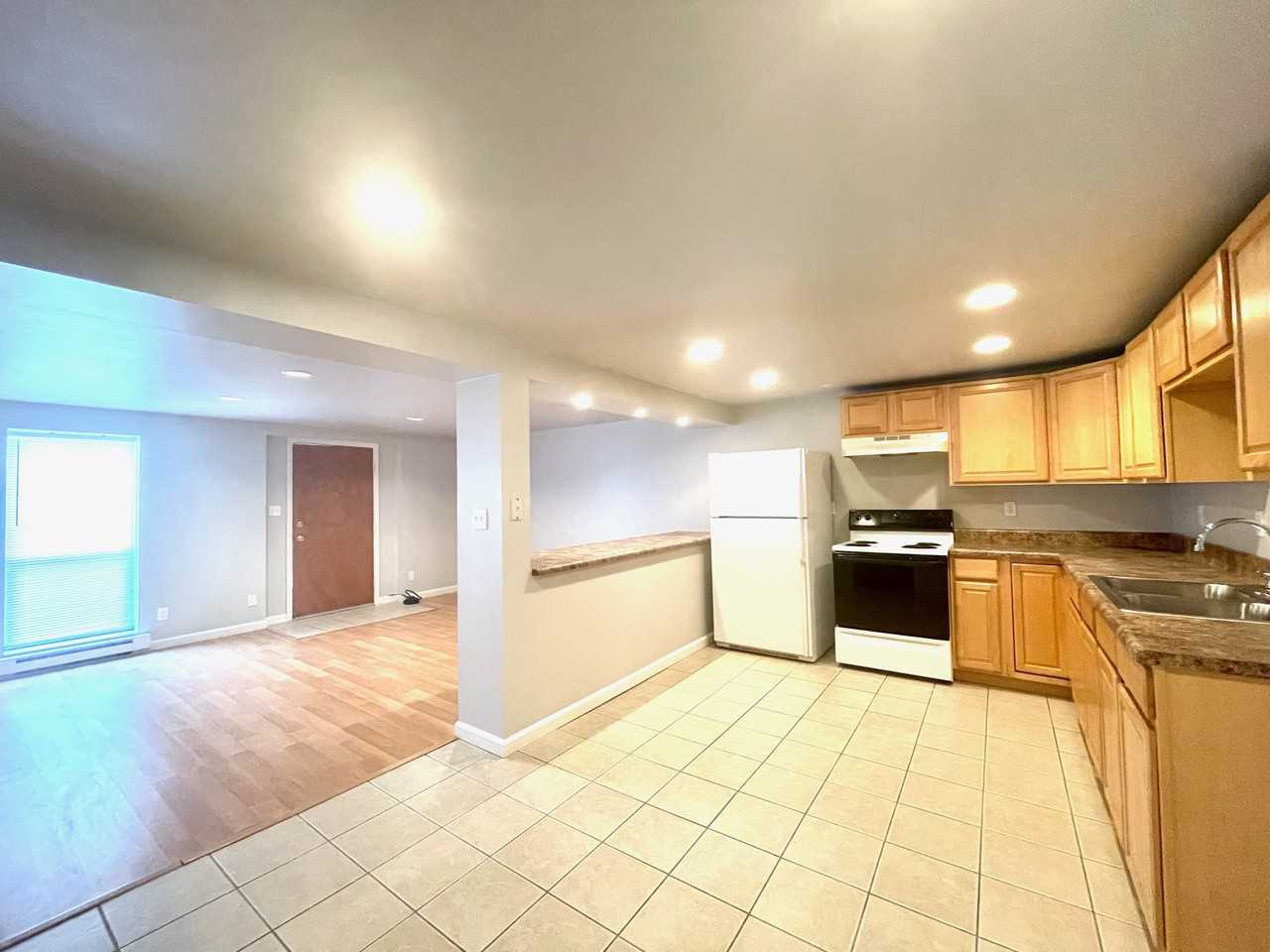Apartments at Chateau Roi - Photo 3 of 5