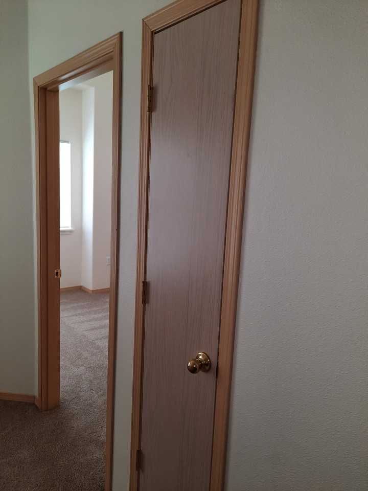 Sunnyview Manor - Photo 6 of 38