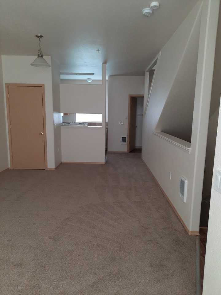 Sunnyview Manor - Photo 2 of 38