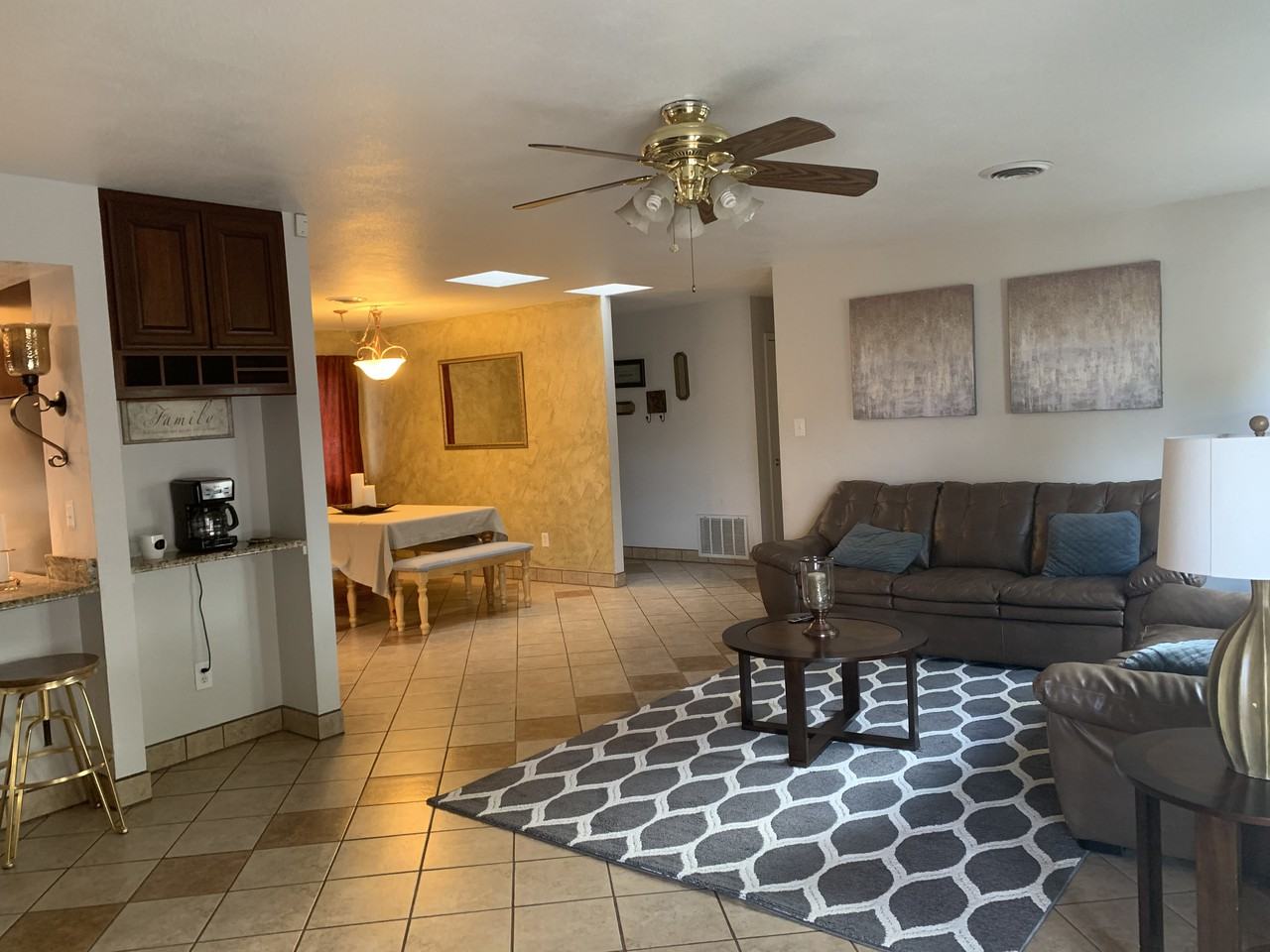 2104 W Bullock Ave - Photo 2 of 12