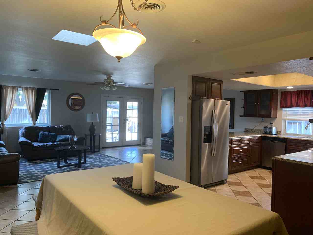 2104 W Bullock Ave - Photo 3 of 12