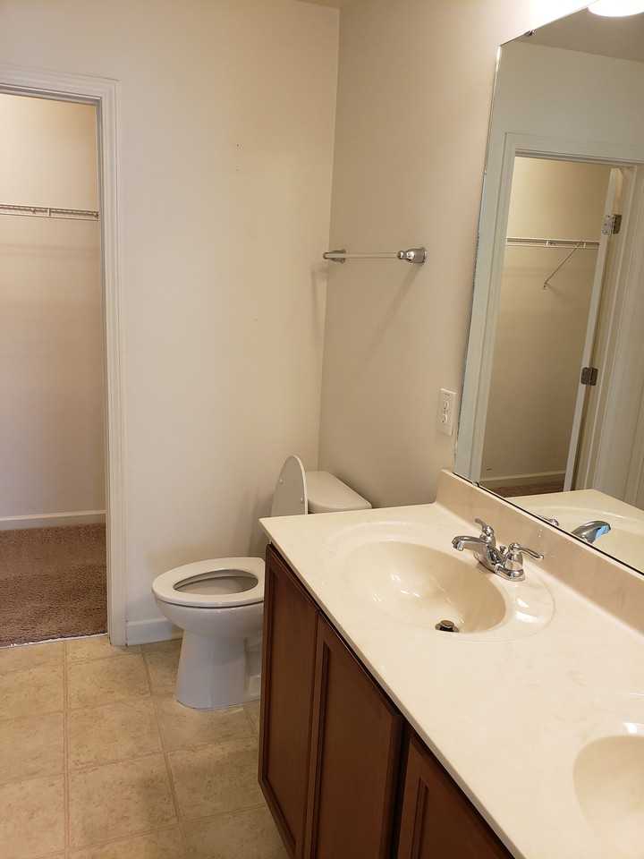 944 Avondale Dr - Photo 2 of 7