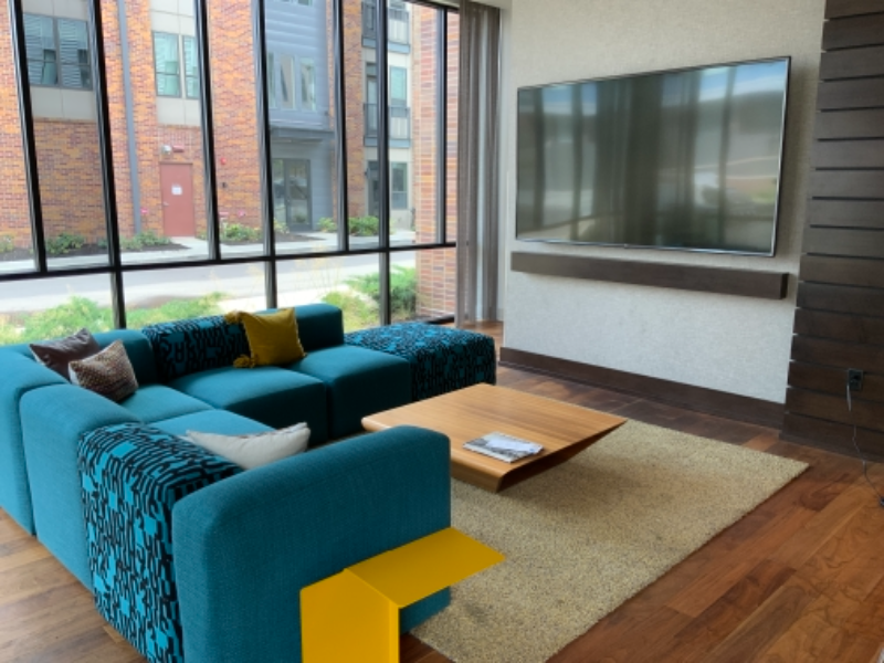 302 E Louisiana St #404 - Photo 3 of 4