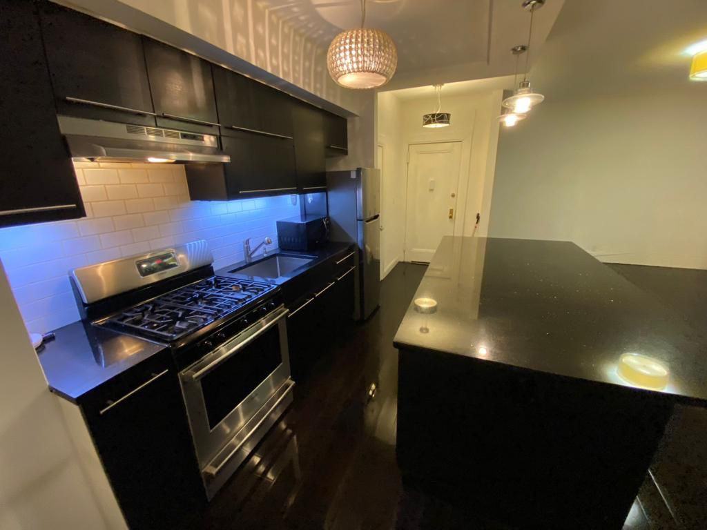 83-52 Talbot St - Photo 3 of 9