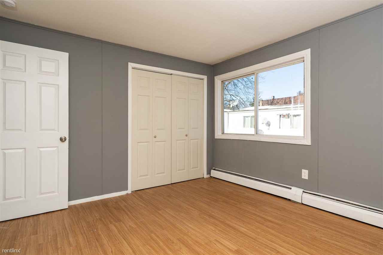 226 Martin St - Photo 3 of 6