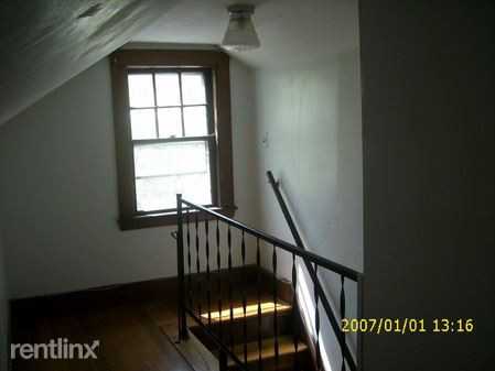 28 Woodward St - Photo 2 of 12