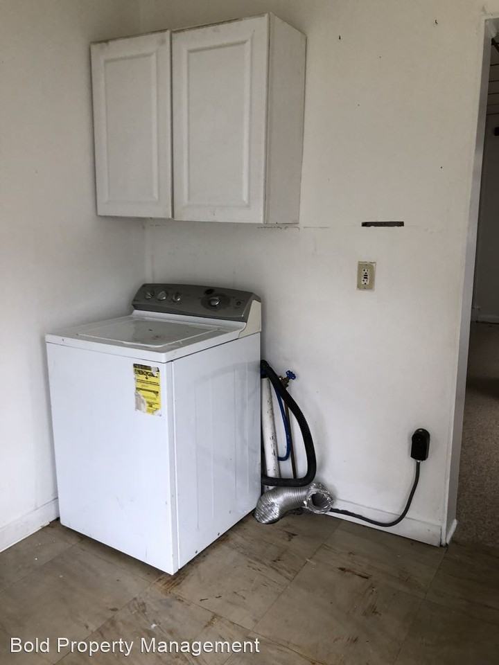 331 Rose St - Photo 2 of 11