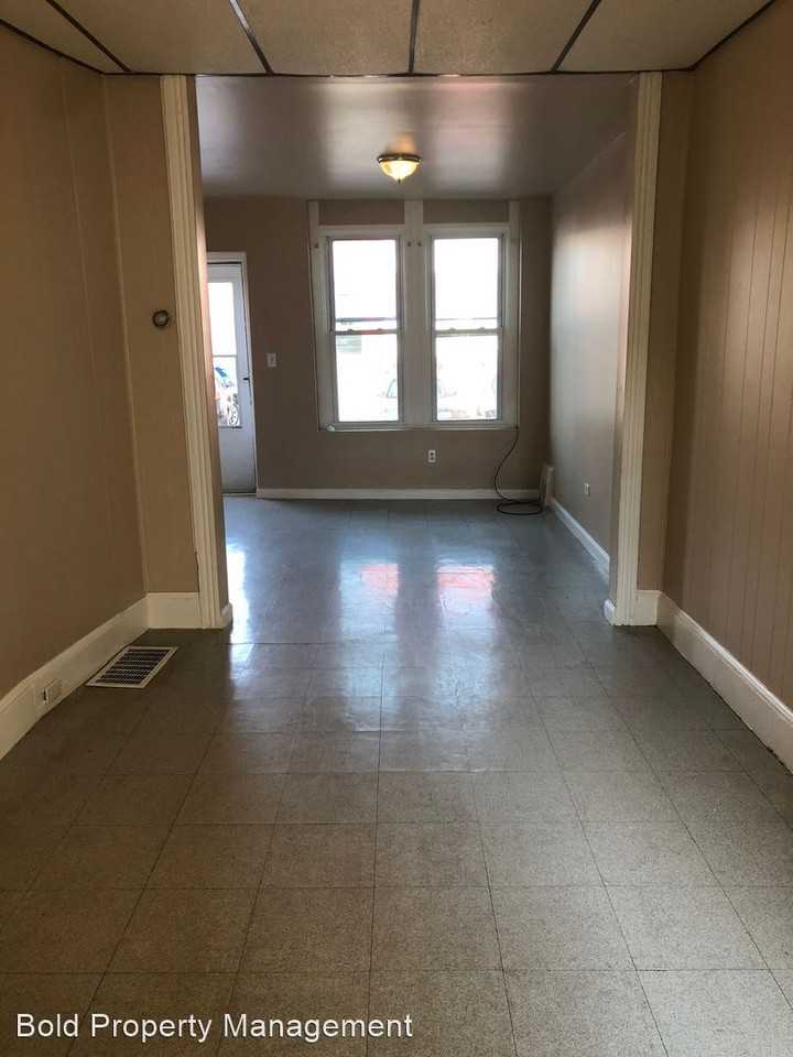 331 Rose St - Photo 3 of 11
