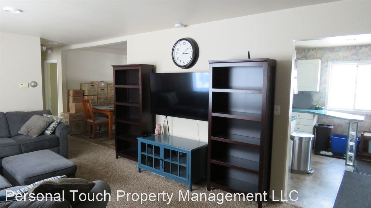 3117 8th St N - Photo 3 of 20