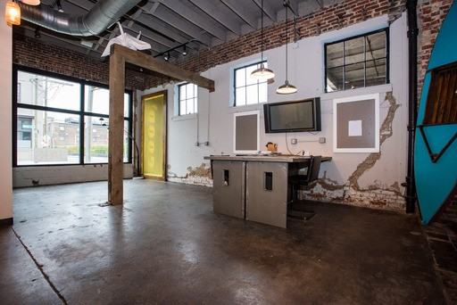 205 Hull St - Photo 3 of 7